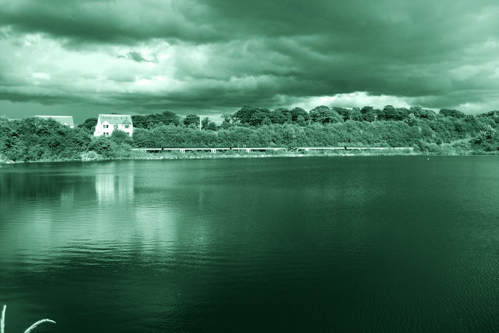 Cava di Hopetoun Quarry, in Scozia, dove è avvenuto l'omicidio dei fratelli Higgins nel 1911.