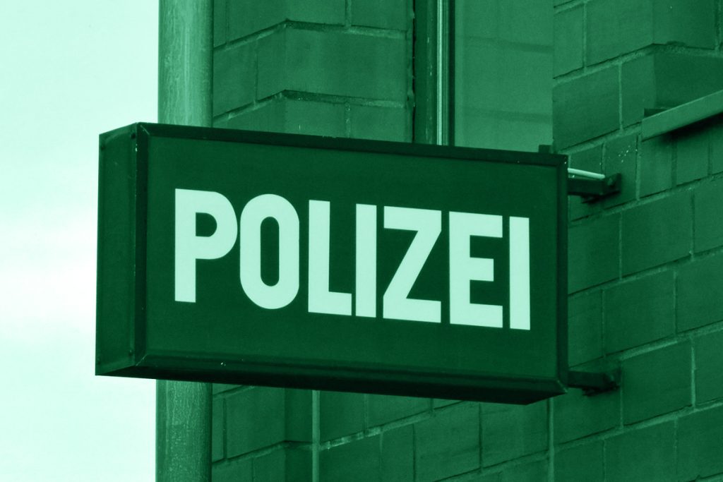 Polizia austriaca: simbolo degli agenti che hanno lavorato ai delitti più discussi dell'Austraia.