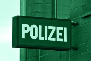 Polizia austriaca: simbolo degli agenti che hanno lavorato ai delitti più discussi dell'Austraia.