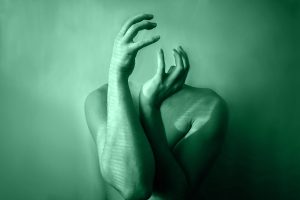 Uomo senza testa, simbolo dell'illusione di controllo