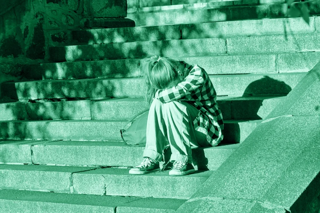 Cinque casi reali di bullismo negli Stati Uniti che hanno segnato il dibattito pubblico, tra responsabilità scolastiche e testimonianze cruciali.