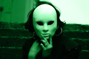 Scopri il mondo delle donne serial killer, tra psicologia, motivazioni e casi storici che hanno segnato la criminologia.