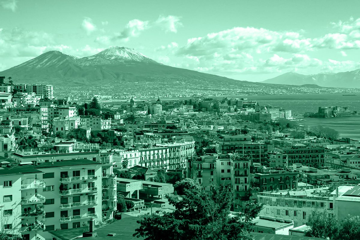 Panoramica di Napoli, al primo posto tra le città più pericolose in Italia nella prima metà del 2025