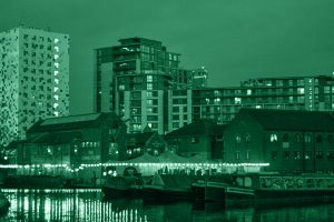 Un viaggio noir nelle 10 città più pericolose nel Regno Unito nella prima metà del 2025, tra numeri, contesto sociale e storie di allarme urbano.