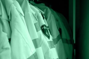 Divisa della polizia olandese che ha indagato sui 5 delitti più discussi e sconvolgenti dei Paesi Bassi