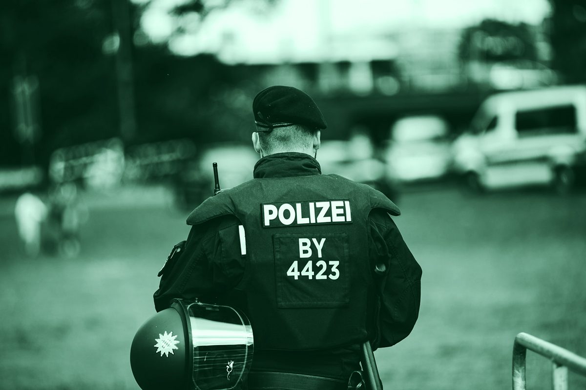 Polizia, simbolo delle indagini condotte per i deliri più discussi della Germania.