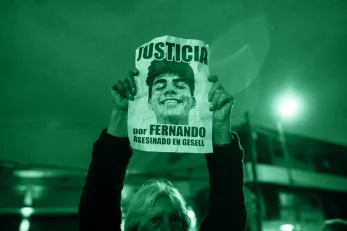 Manifesto che chiede giustizia per l'omicidio di Fernando Báez Sosa