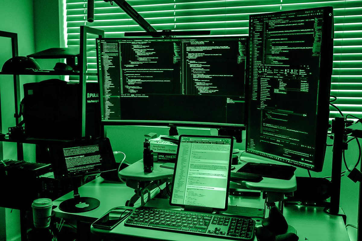 Un viaggio dentro il cuore dell’Interpol: come funziona la Red Notice, l’avviso internazionale che trasforma un sospetto in un ricercato in tutto il mondo.